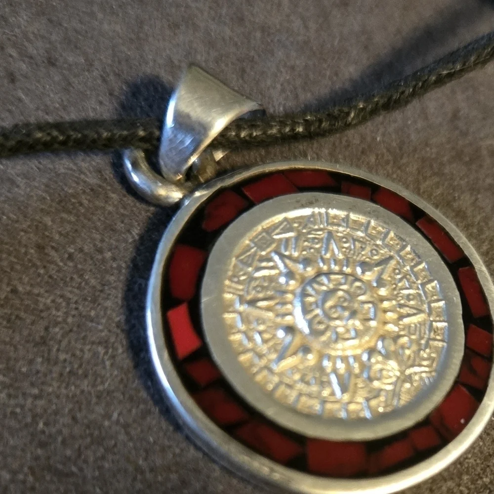 Vintage Mexican Sterling Silver Aztec Calendar Inlay Pendant - Picture 6 of 6